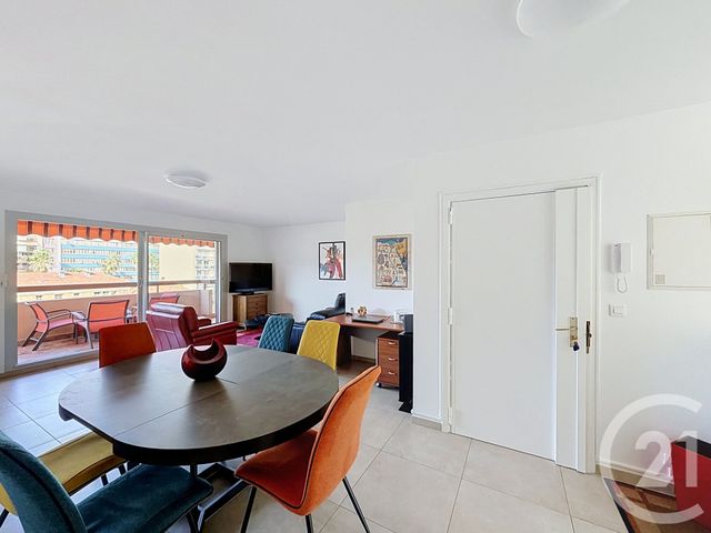 Appartement F3 &agrave; vendre - 3 pi&egrave;ces - 77 m2 - Hyeres - 83 - PROVENCE-ALPES-COTE-D-AZUR
