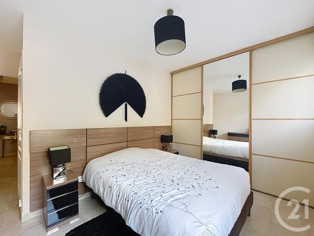Appartement &agrave; vendre - 4 pi&egrave;ces - 95,07 m2 - Hyeres - 83 - PROVENCE-ALPES-COTE-D-AZUR