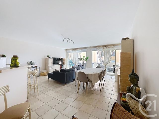 Appartement &agrave; vendre - 4 pi&egrave;ces - 95,07 m2 - Hyeres - 83 - PROVENCE-ALPES-COTE-D-AZUR