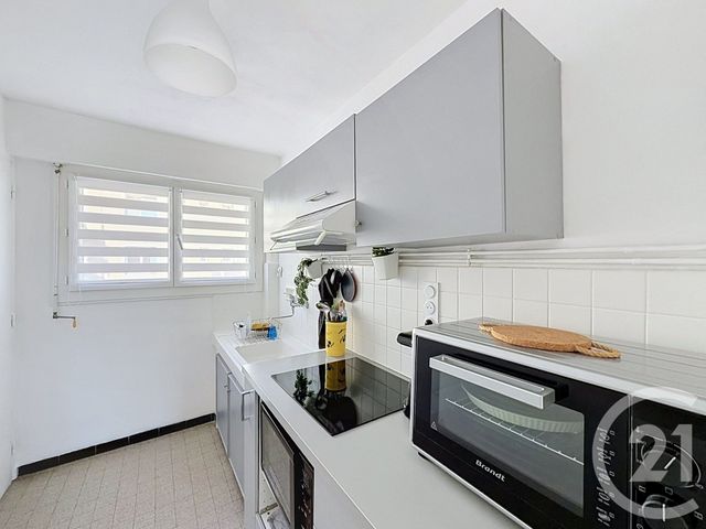 Appartement F2 &agrave; vendre - 2 pi&egrave;ces - 53 m2 - Hyeres - 83 - PROVENCE-ALPES-COTE-D-AZUR