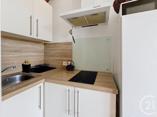 Appartement Studio &agrave; vendre - 1 pi&egrave;ce - 22 m2 - Hyeres - 83 - PROVENCE-ALPES-COTE-D-AZUR