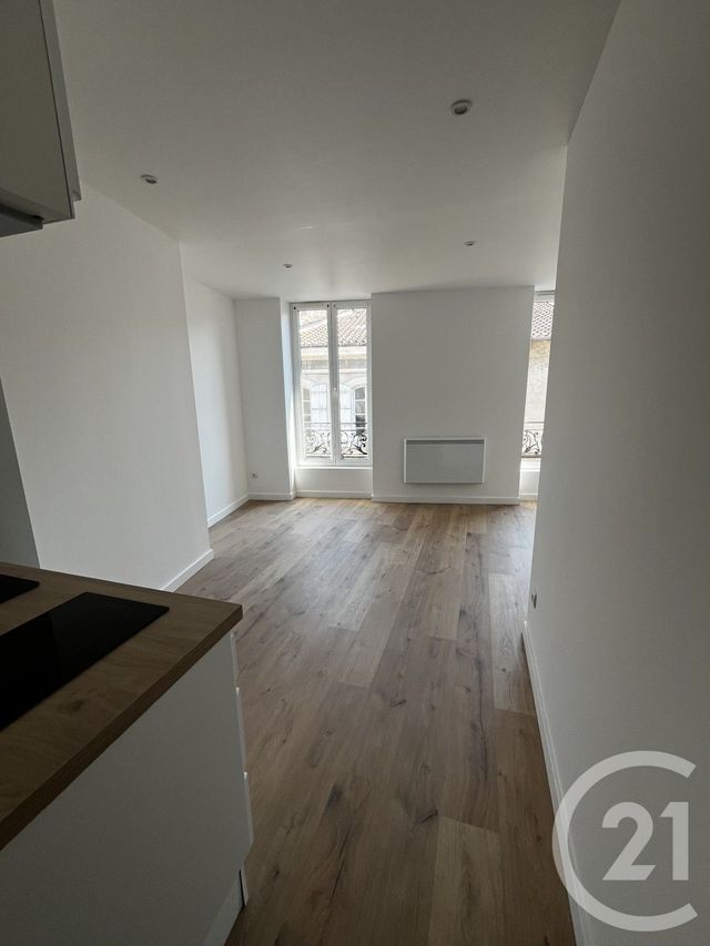 Appartement T2 &agrave; louer - 2 pi&egrave;ces - 30,40 m2 - Pamiers - 09 - MIDI-PYRENEES