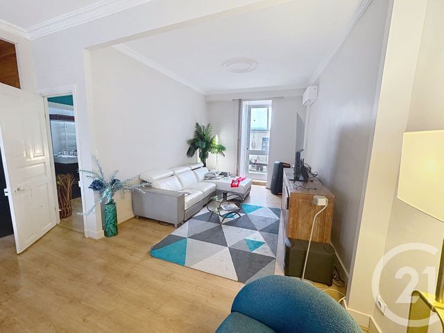 Appartement T6 &agrave; vendre - 5 pi&egrave;ces - 116,85 m2 - Landivisiau - 29 - BRETAGNE