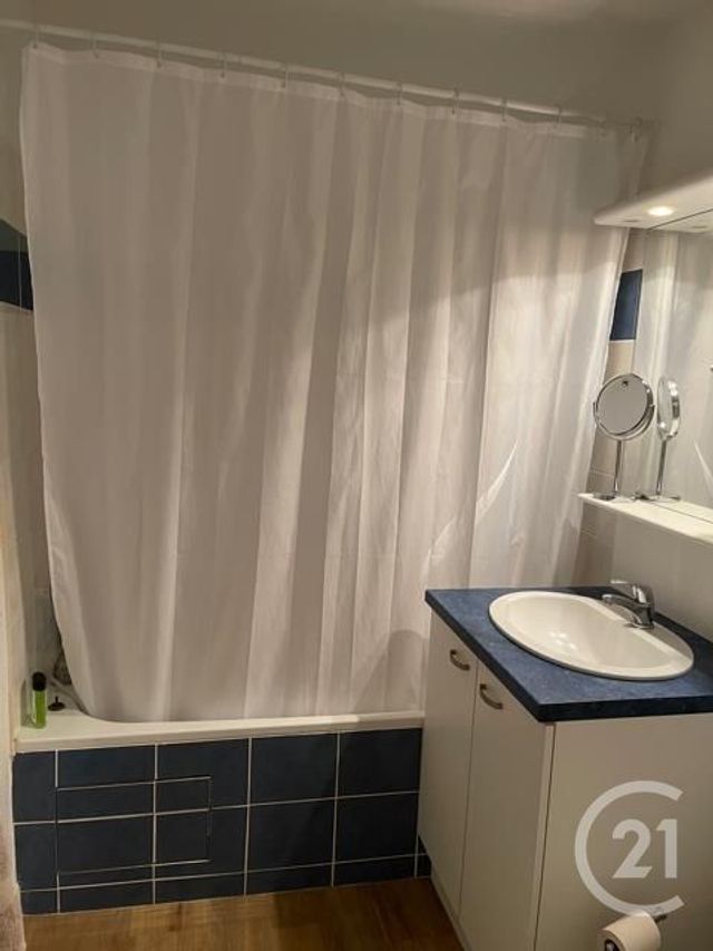 Appartement F2 &agrave; louer - 2 pi&egrave;ces - 37,53 m2 - Saintes - 17 - POITOU-CHARENTES