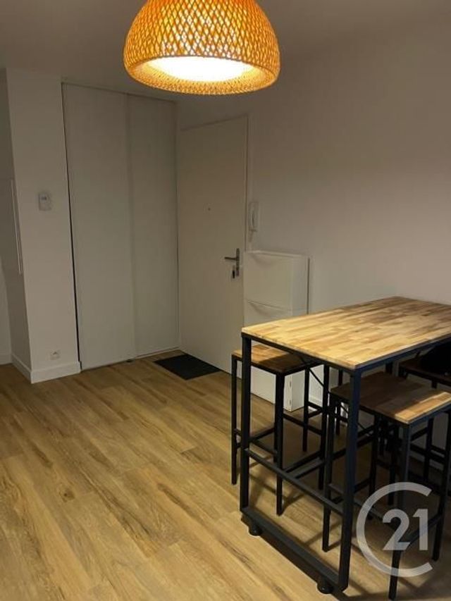 Appartement F2 &agrave; louer - 2 pi&egrave;ces - 37,53 m2 - Saintes - 17 - POITOU-CHARENTES
