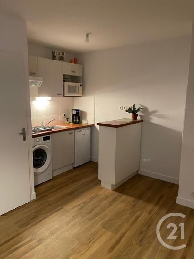 Appartement F2 &agrave; louer - 2 pi&egrave;ces - 37,53 m2 - Saintes - 17 - POITOU-CHARENTES