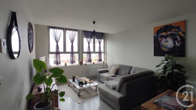 Appartement F3 &agrave; vendre - 3 pi&egrave;ces - 66,27 m2 - Saintes - 17 - POITOU-CHARENTES