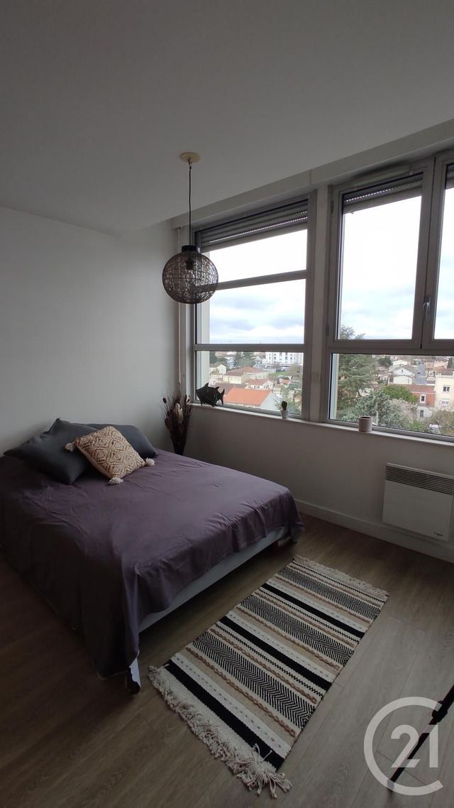 Appartement F3 &agrave; vendre - 3 pi&egrave;ces - 66,27 m2 - Saintes - 17 - POITOU-CHARENTES
