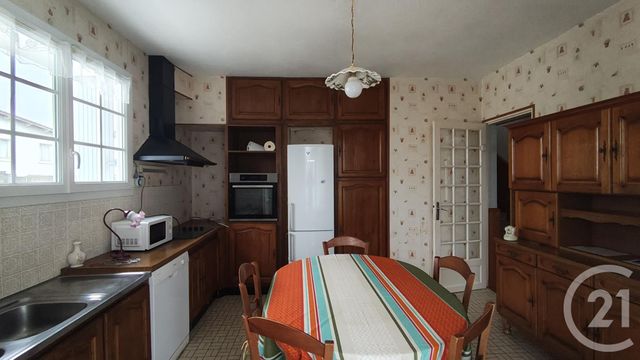 Maison &agrave; vendre - 7 pi&egrave;ces - 170,97 m2 - Saintes - 17 - POITOU-CHARENTES