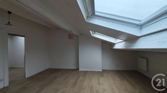 Appartement F1 bis &agrave; vendre - 2 pi&egrave;ces - 32,70 m2 - Saintes - 17 - POITOU-CHARENTES