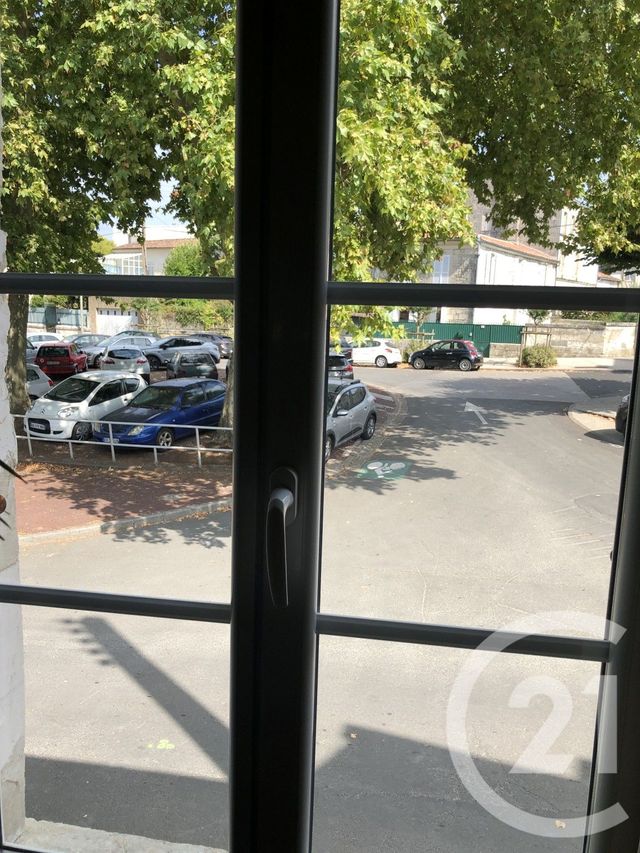 Appartement &agrave; vendre - 6 pi&egrave;ces - 102,94 m2 - Saintes - 17 - POITOU-CHARENTES