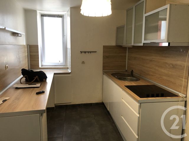 Appartement &agrave; vendre - 6 pi&egrave;ces - 102,94 m2 - Saintes - 17 - POITOU-CHARENTES
