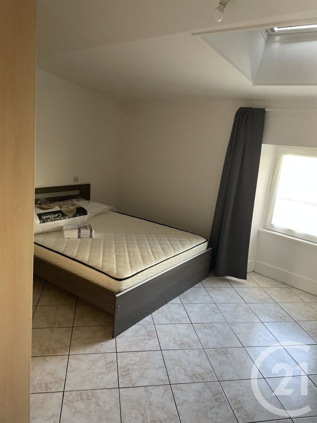 Appartement T2 &agrave; louer - 2 pi&egrave;ces - 47 m2 - Saintes - 17 - POITOU-CHARENTES