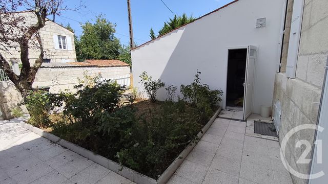 Maison &agrave; vendre - 4 pi&egrave;ces - 59,20 m2 - Saintes - 17 - POITOU-CHARENTES