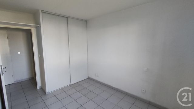 Appartement F3 &agrave; louer - 3 pi&egrave;ces - 58,31 m2 - Saintes - 17 - POITOU-CHARENTES