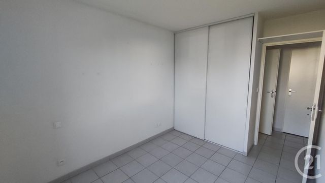 Appartement F3 &agrave; louer - 3 pi&egrave;ces - 58,31 m2 - Saintes - 17 - POITOU-CHARENTES