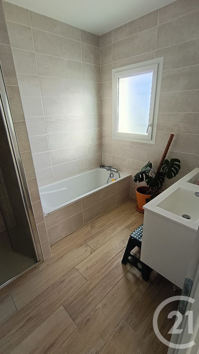 Maison &agrave; vendre - 5 pi&egrave;ces - 130,26 m2 - St Georges Des Coteaux - 17 - POITOU-CHARENTES