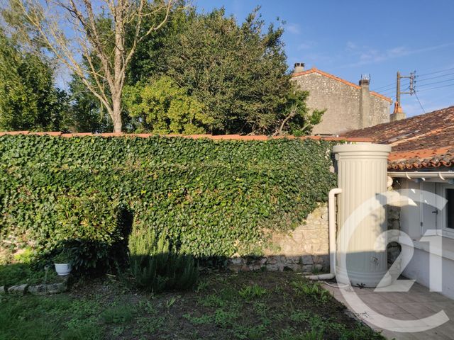 Maison &agrave; vendre - 3 pi&egrave;ces - 73,46 m2 - St Jean D Angely - 17 - POITOU-CHARENTES