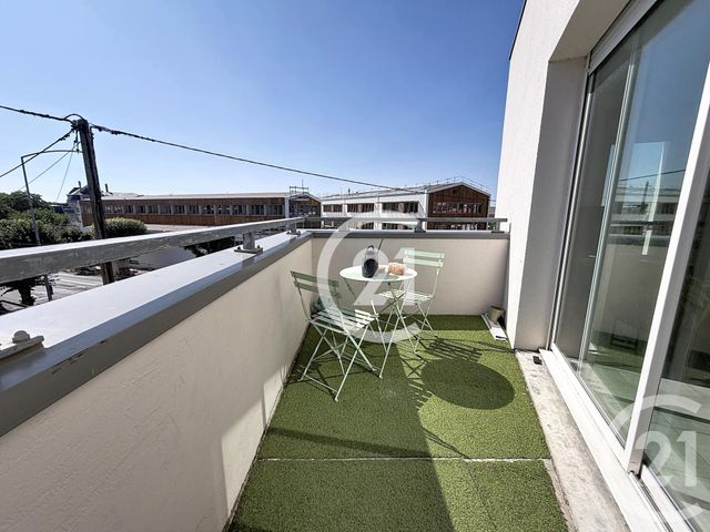 Appartement F2 &agrave; louer - 2 pi&egrave;ces - 54 m2 - Saintes - 17 - POITOU-CHARENTES