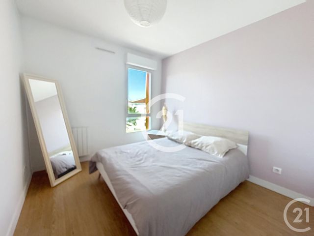 Appartement F2 &agrave; louer - 2 pi&egrave;ces - 54 m2 - Saintes - 17 - POITOU-CHARENTES