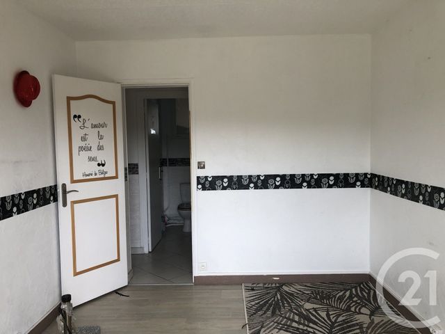 Appartement F4 &agrave; vendre - 4 pi&egrave;ces - 85,70 m2 - Saintes - 17 - POITOU-CHARENTES