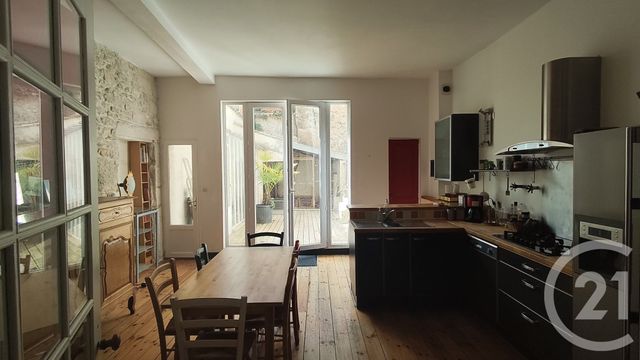 Maison &agrave; vendre - 6 pi&egrave;ces - 157 m2 - Saintes - 17 - POITOU-CHARENTES
