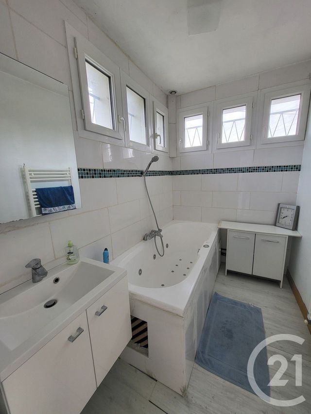 Maison &agrave; vendre - 5 pi&egrave;ces - 100,60 m2 - Saintes - 17 - POITOU-CHARENTES