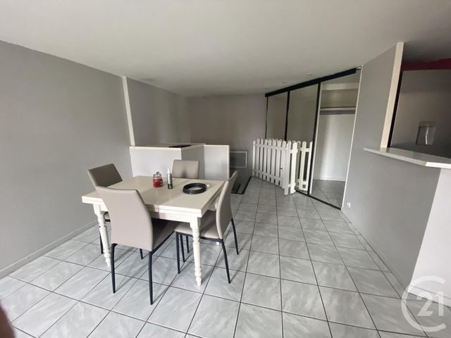 Appartement F2 &agrave; louer - 2 pi&egrave;ces - 75 m2 - Clermont L Herault - 34 - LANGUEDOC-ROUSSILLON