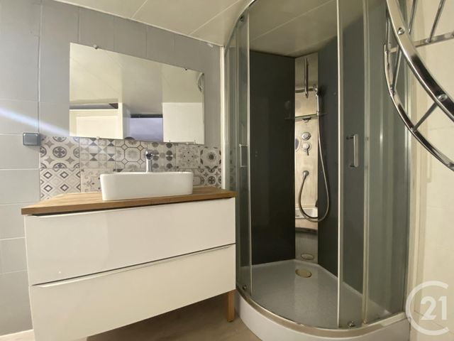 Appartement F2 &agrave; louer - 2 pi&egrave;ces - 75 m2 - Clermont L Herault - 34 - LANGUEDOC-ROUSSILLON