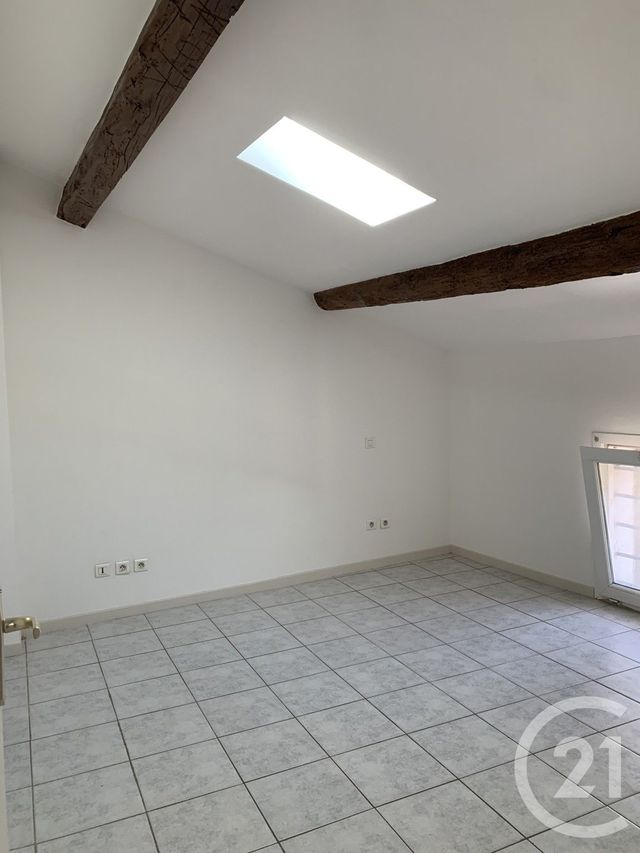 Appartement Loft &agrave; louer - 2 pi&egrave;ces - 65 m2 - Clermont L Herault - 34 - LANGUEDOC-ROUSSILLON