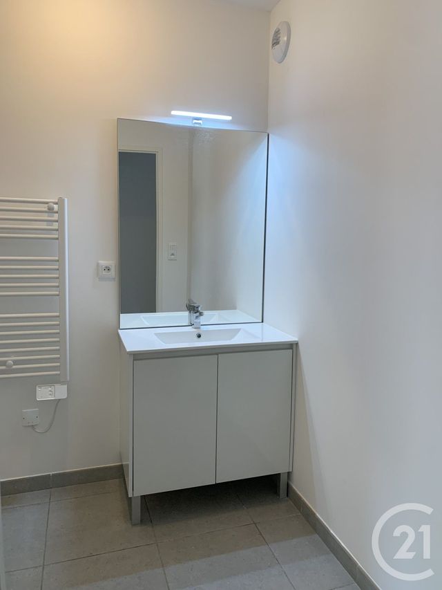 Appartement F2 &agrave; louer - 2 pi&egrave;ces - 48,20 m2 - Clermont L Herault - 34 - LANGUEDOC-ROUSSILLON