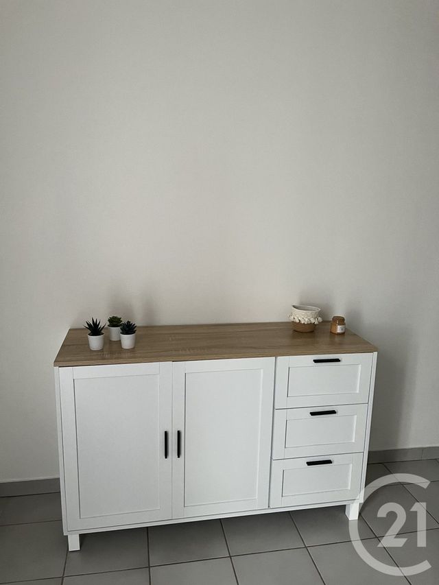 Appartement Studio &agrave; louer - 1 pi&egrave;ce - 18,50 m2 - Clermont L Herault - 34 - LANGUEDOC-ROUSSILLON