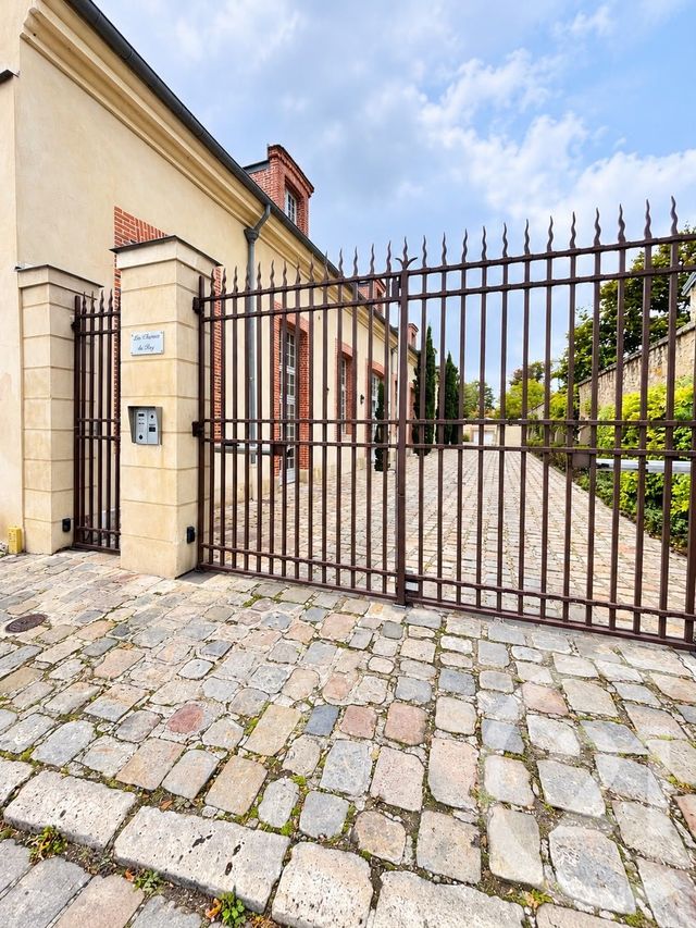 Appartement F4 &agrave; vendre - 4 pi&egrave;ces - 97,60 m2 - Fontainebleau - 77 - ILE-DE-FRANCE