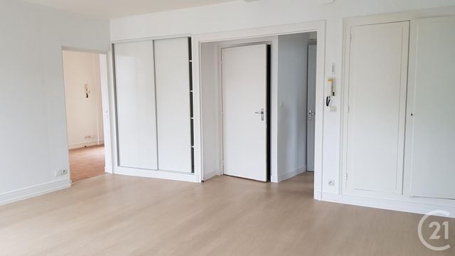 Appartement F2 &agrave; louer - 2 pi&egrave;ces - 50 m2 - Fougeres - 35 - BRETAGNE