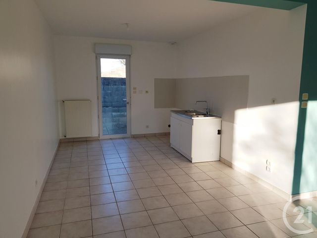 Maison &agrave; louer - 5 pi&egrave;ces - 113 m2 - Fougeres - 35 - BRETAGNE