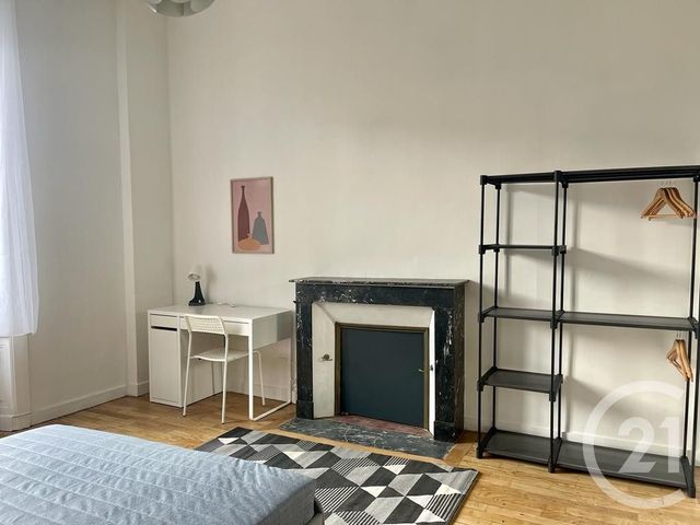 Appartement Chambre &agrave; louer - 1 pi&egrave;ce - 16 m2 - Fougeres - 35 - BRETAGNE
