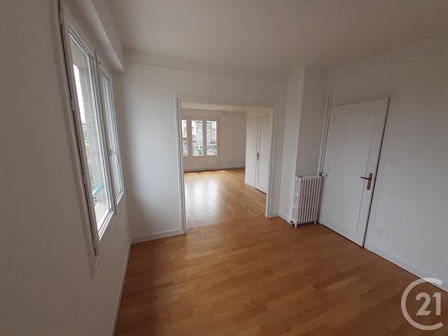Appartement &agrave; louer - 4 pi&egrave;ces - 79 m2 - Fougeres - 35 - BRETAGNE