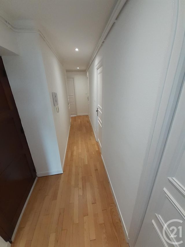 Appartement &agrave; louer - 4 pi&egrave;ces - 79 m2 - Fougeres - 35 - BRETAGNE