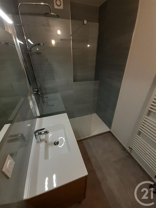 Appartement &agrave; louer - 4 pi&egrave;ces - 79 m2 - Fougeres - 35 - BRETAGNE