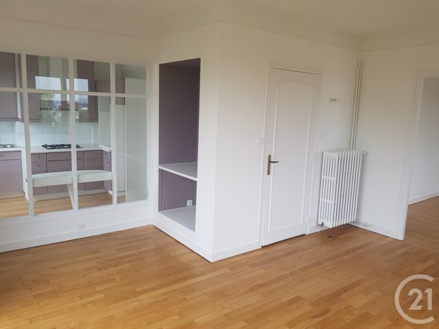 Appartement &agrave; louer - 4 pi&egrave;ces - 79 m2 - Fougeres - 35 - BRETAGNE