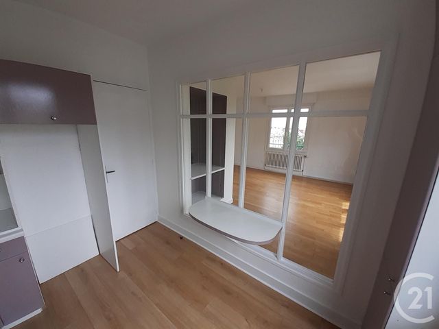 Appartement &agrave; louer - 4 pi&egrave;ces - 79 m2 - Fougeres - 35 - BRETAGNE