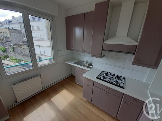 Appartement &agrave; louer - 4 pi&egrave;ces - 79 m2 - Fougeres - 35 - BRETAGNE