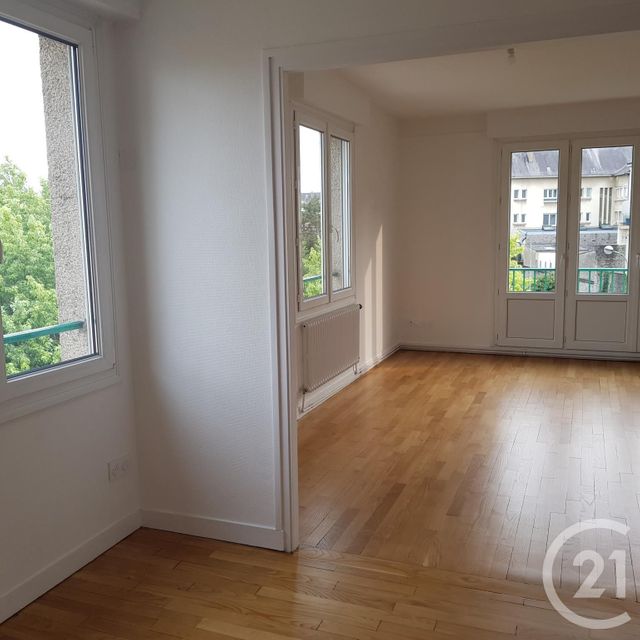 Appartement &agrave; louer - 4 pi&egrave;ces - 79 m2 - Fougeres - 35 - BRETAGNE