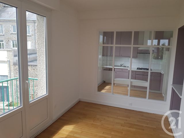 Appartement &agrave; louer - 4 pi&egrave;ces - 79 m2 - Fougeres - 35 - BRETAGNE
