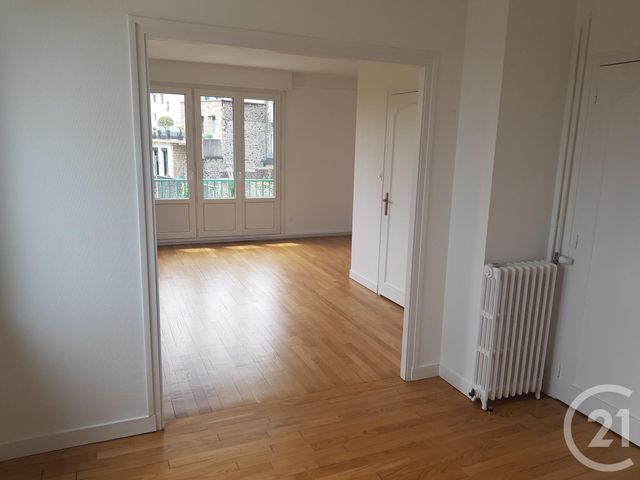 Appartement &agrave; louer - 4 pi&egrave;ces - 79 m2 - Fougeres - 35 - BRETAGNE