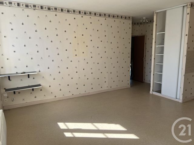 Appartement &agrave; louer - 3 pi&egrave;ces - 52 m2 - Fougeres - 35 - BRETAGNE