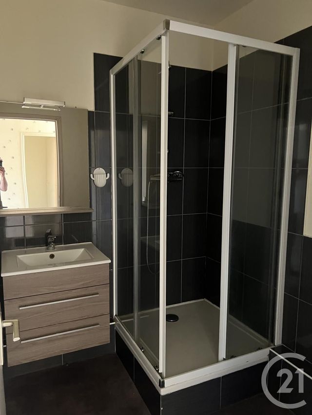 Appartement &agrave; louer - 3 pi&egrave;ces - 52 m2 - Fougeres - 35 - BRETAGNE