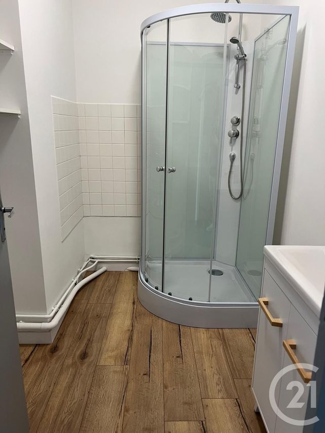 Appartement &agrave; louer - 2 pi&egrave;ces - 35 m2 - Fougeres - 35 - BRETAGNE