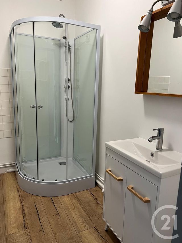 Appartement &agrave; louer - 2 pi&egrave;ces - 35 m2 - Fougeres - 35 - BRETAGNE