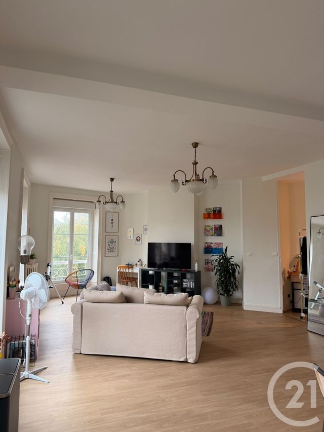 Appartement &agrave; louer - 3 pi&egrave;ces - 96,10 m2 - Fougeres - 35 - BRETAGNE